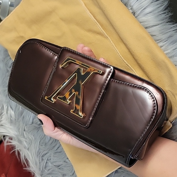 LOUIS VUITTON Sobe Wine red patent clutch bag - Picture 5 of 17